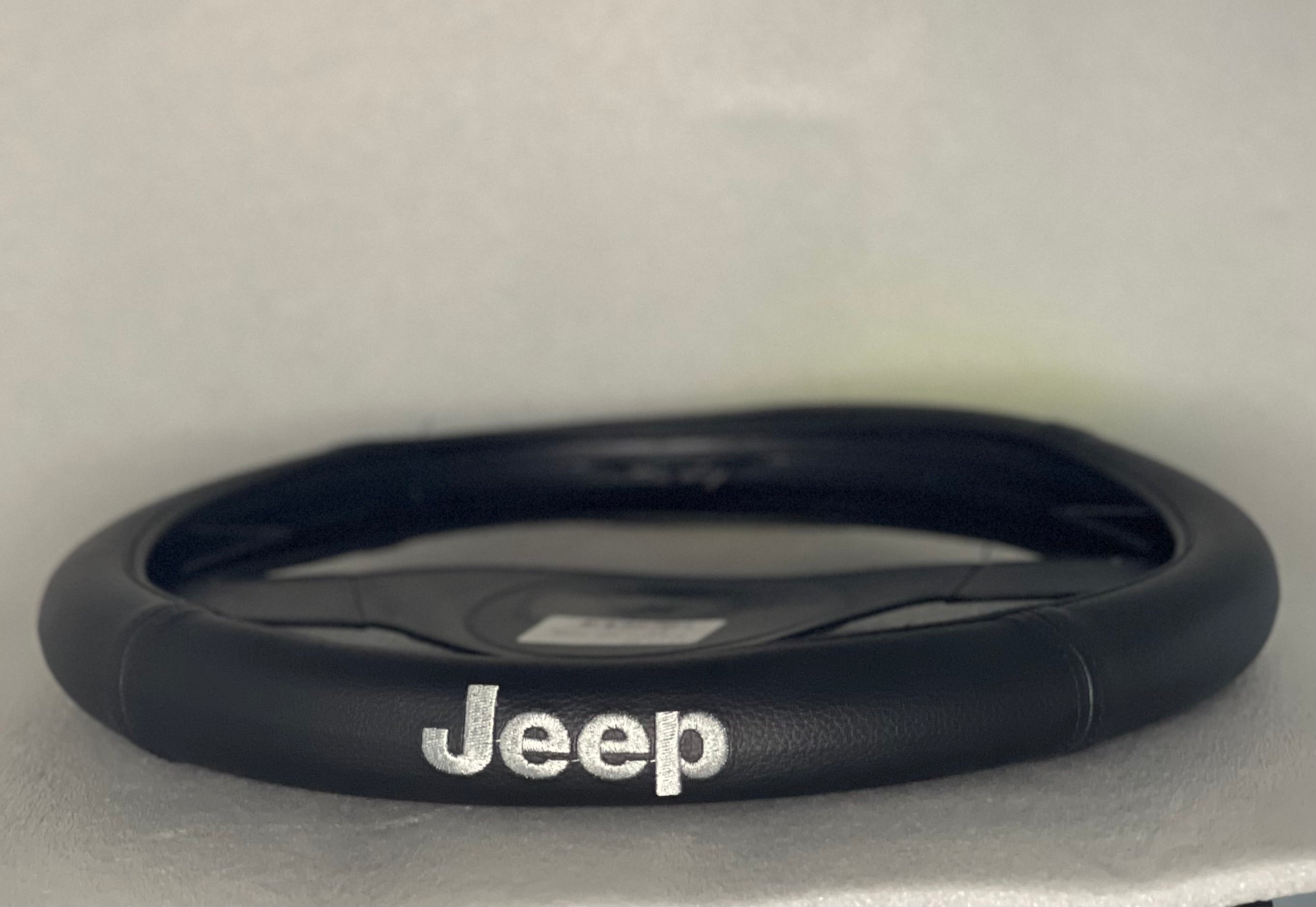 Cover Jeep negro