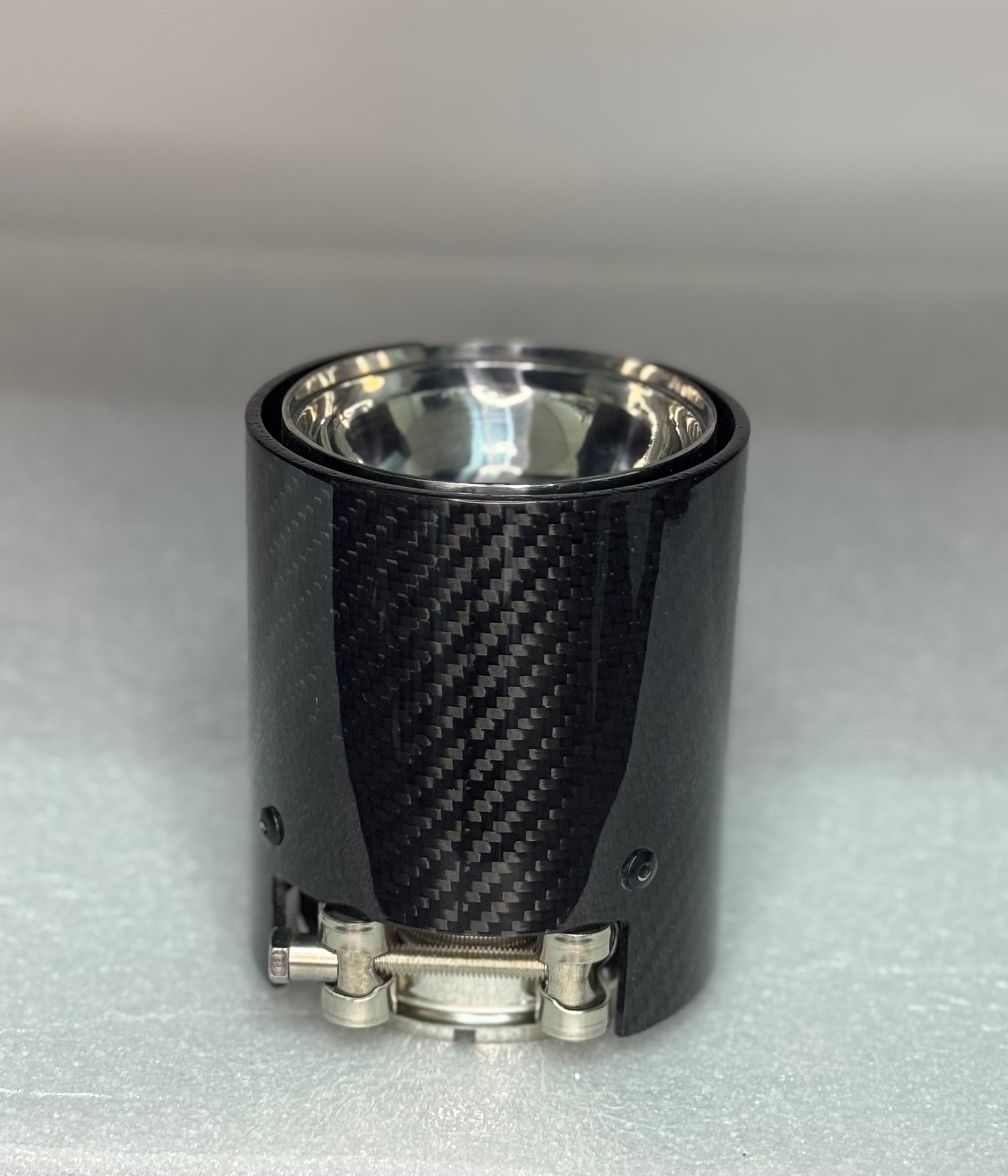 Cola Akrapovic carbon