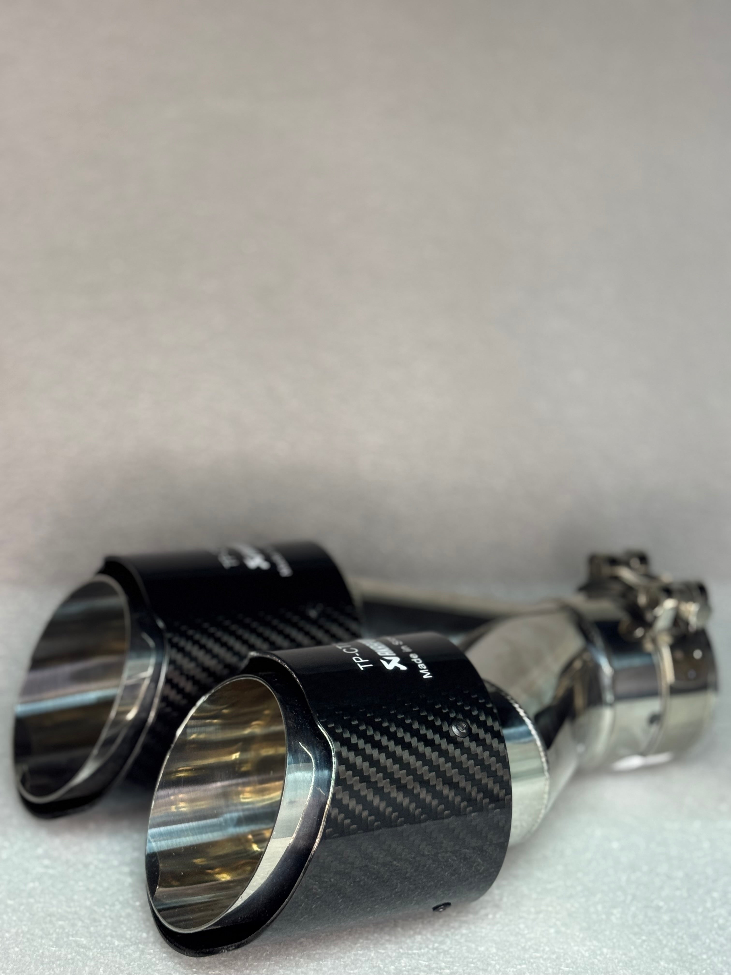 Colas dobles Akrapovic carbon fiber